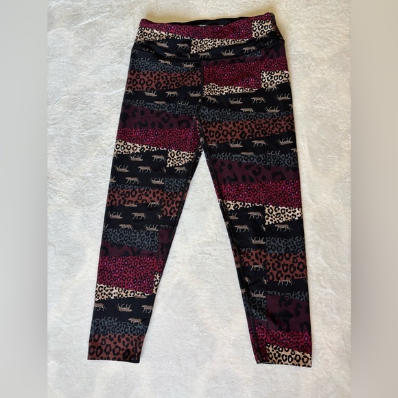 Victoria's Secret Sport Leggings Size L Pink and Black Leopard print - Picture 2 of 11